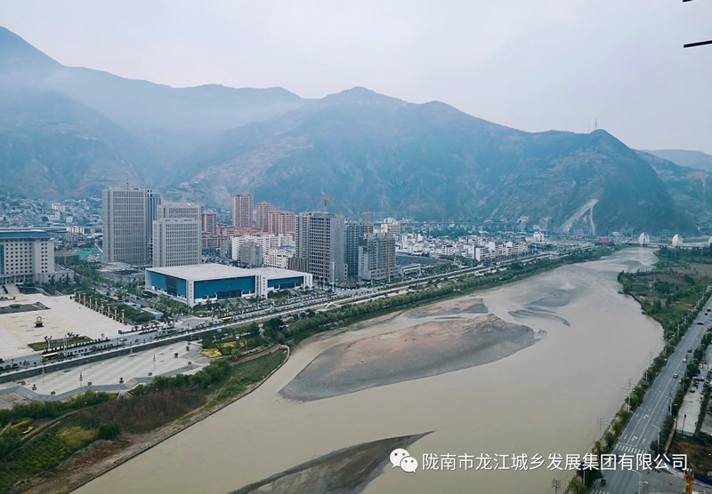 匠心傾注、喜封金頂——龍江?雙子座商住小區(qū)主體順利封頂