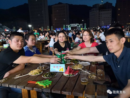 好嗨喲！隴南第一屆青島啤酒節(jié)開幕啦，為期8天