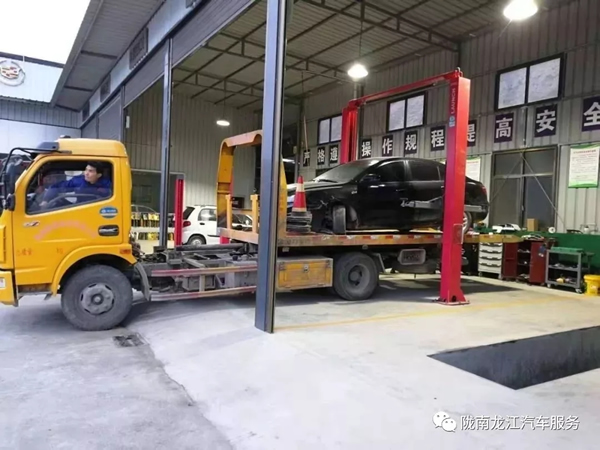 金錘鈑金，銀槍噴漆！龍江汽修值得信賴！