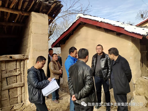 市龍江集團在文縣橋頭鎮(zhèn)安子坡村開展“解難題、辦實事、送溫暖”活動